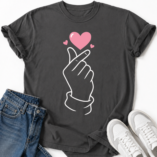 FINGER HEART T-SHIRT