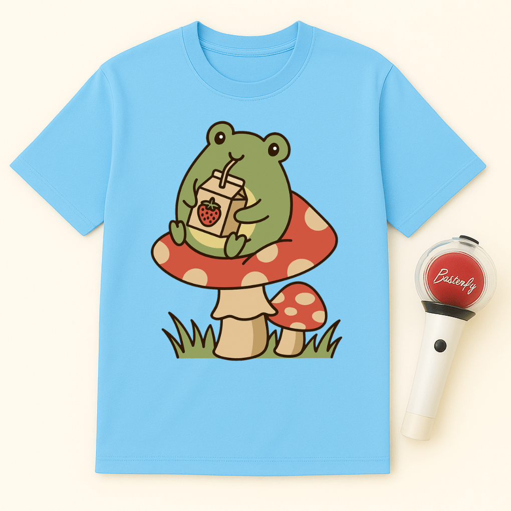 FROG DRINKING STRAWBERRY MILK UNISEX T-SHIRT