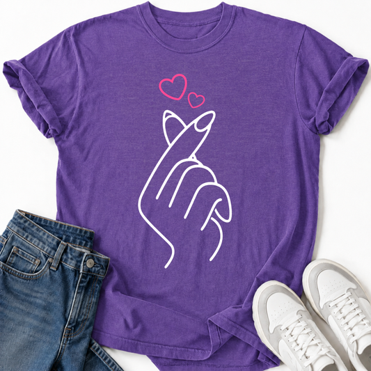 HEART GESTURE T-SHIRT
