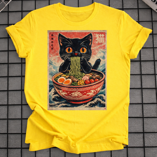 BLACK CAT EATING RAMEN T-SHIRT