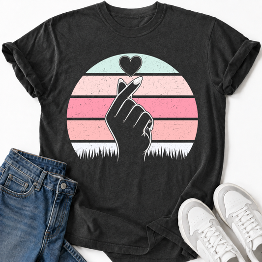 PASTEL FINGER HEART T-SHIRT