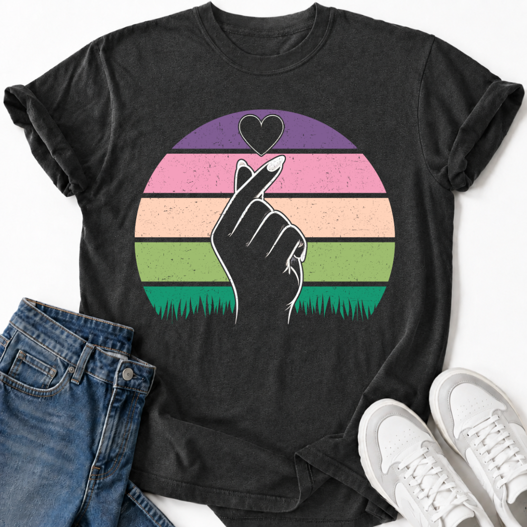 SUNSET FINGER HEART T-SHIRT