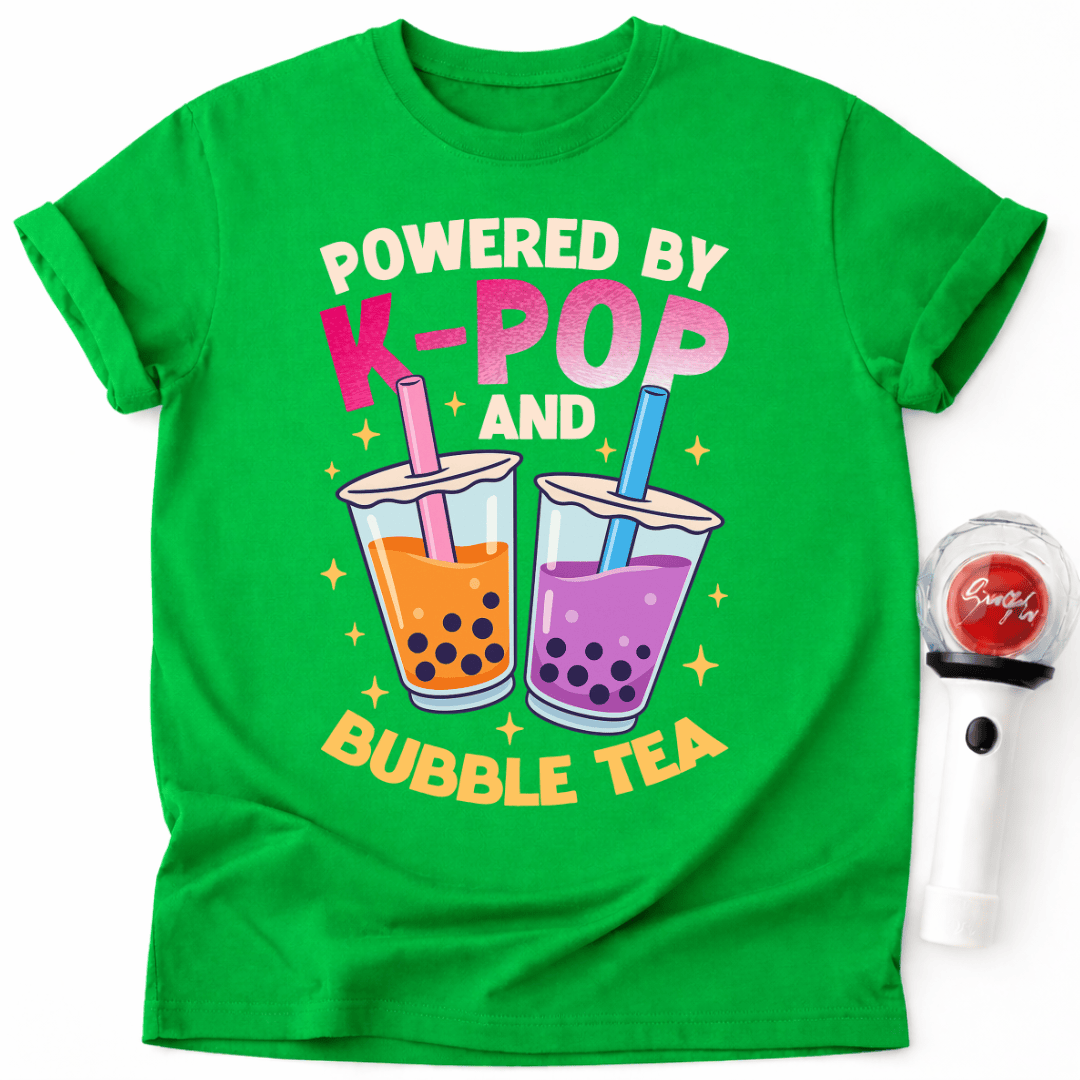 POWERED BY K-POP UND BUBBLE TEA T-SHIRT