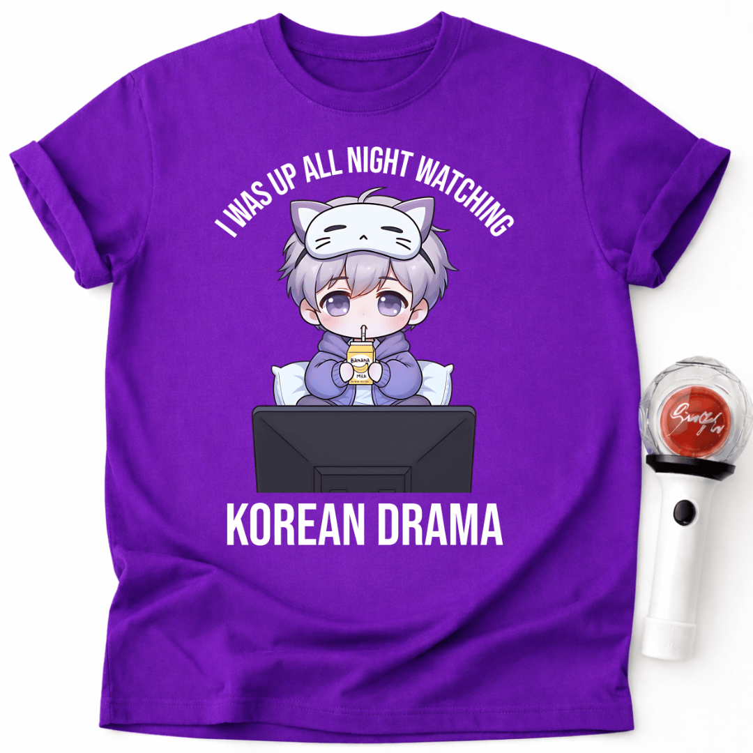 DIE GANZE NACHT WACH WEGEN K-DRAMEN T-SHIRT