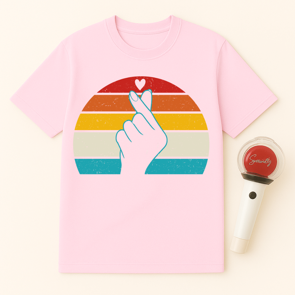 RETRO FINGER HEART UNISEX T-SHIRT