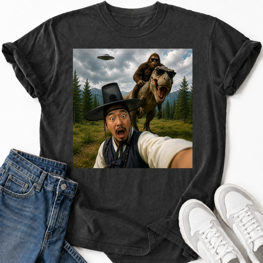 BIGFOOT SELFIE T-SHIRT