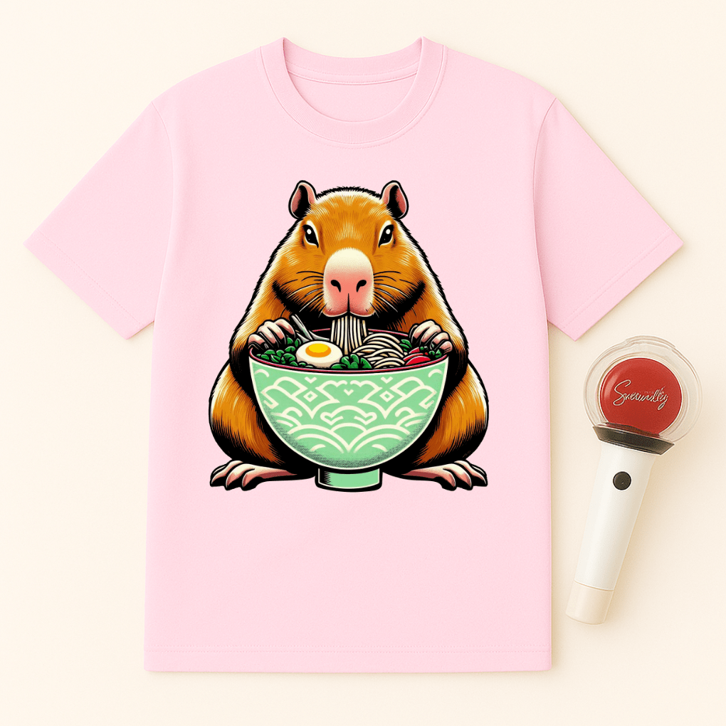 CAPYBARA EATING RAMEN UNISEX T-SHIRT