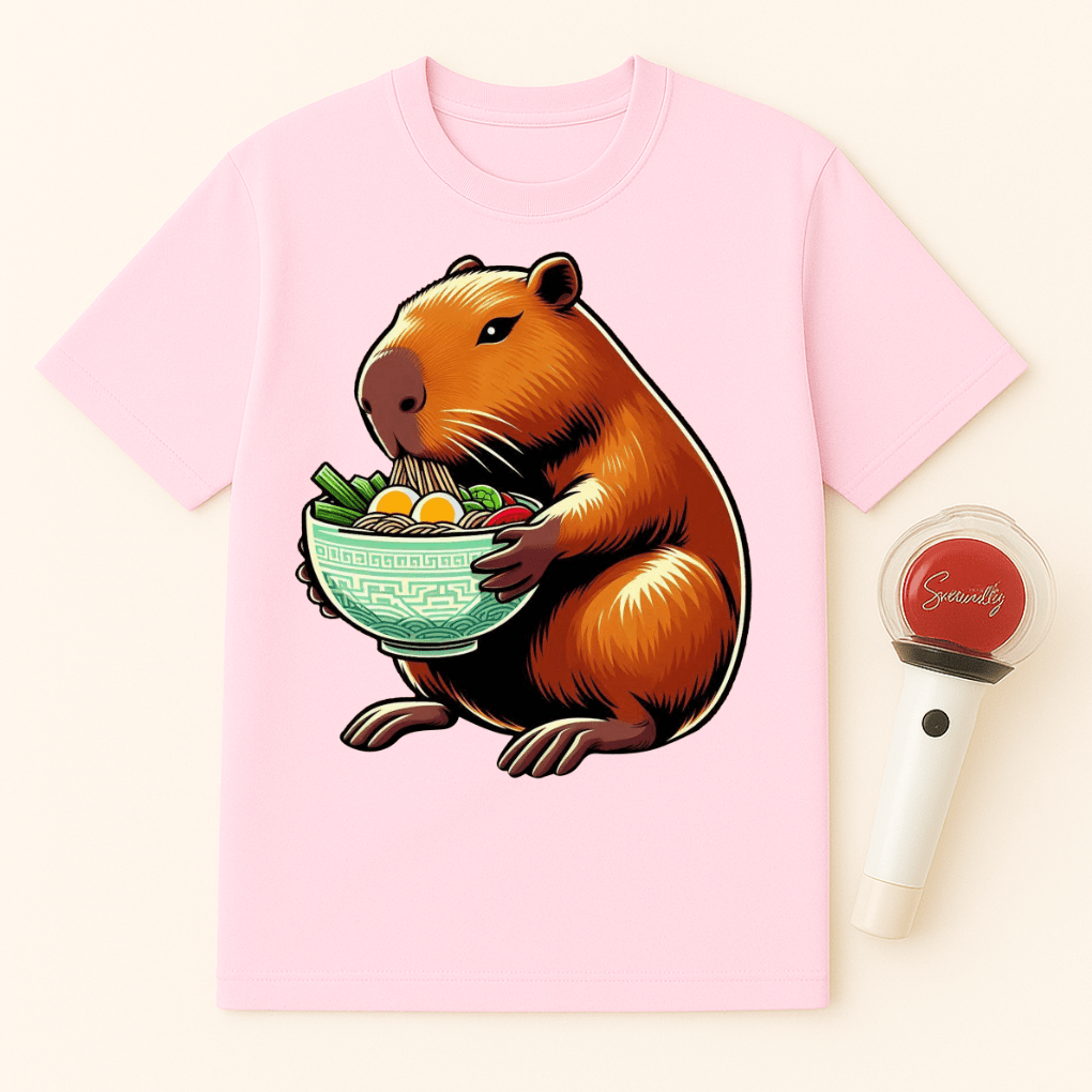 CAPYBARA EATING RAMEN NOODLES UNISEX T-SHIRT