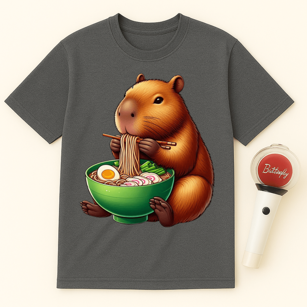 CAPYBARA EATING RAMEN UNISEX T-SHIRT
