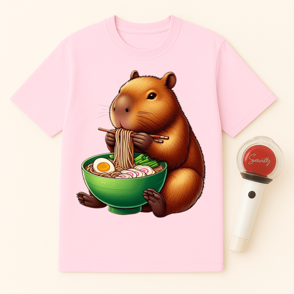 CAPYBARA EATING RAMEN UNISEX T-SHIRT