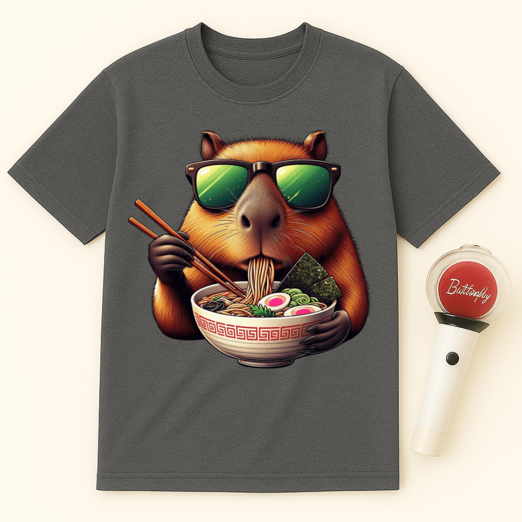 CAPYBARA EATING RAMEN UNISEX T-SHIRT