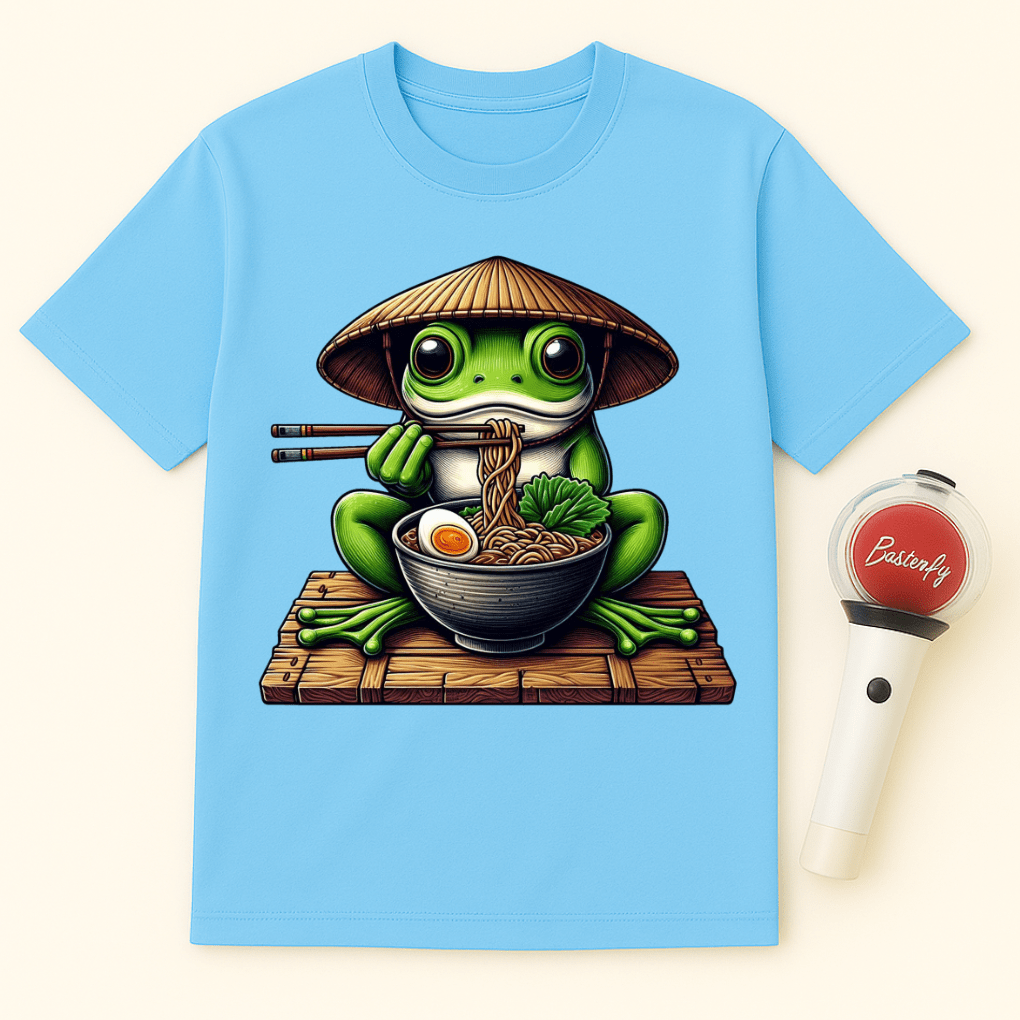 FROG EATING RAMEN WITH HAT UNISEX T-SHIRT