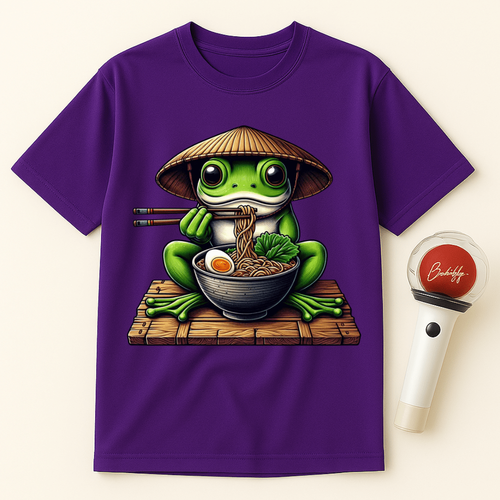FROG EATING RAMEN WITH HAT UNISEX T-SHIRT