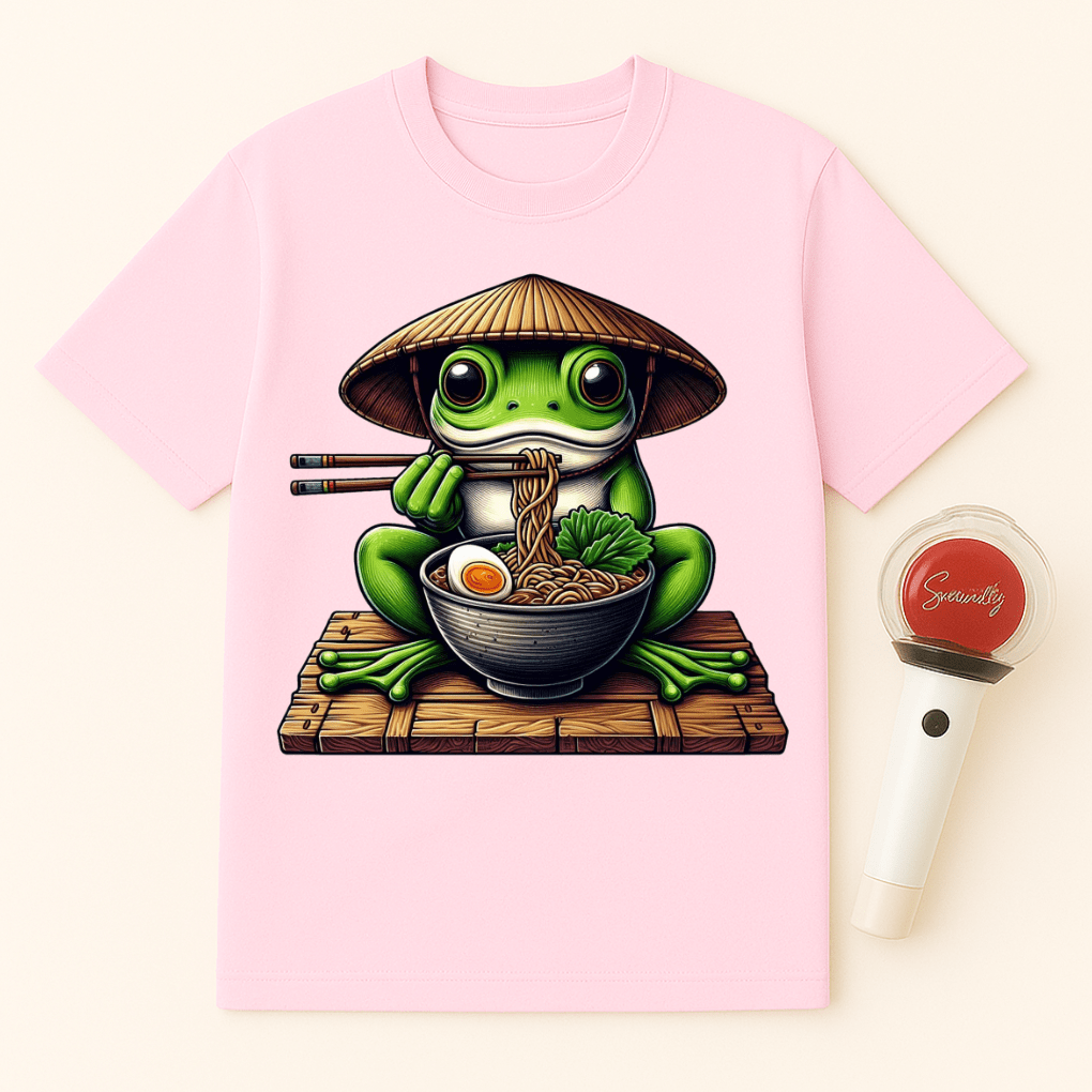 FROG EATING RAMEN WITH HAT UNISEX T-SHIRT