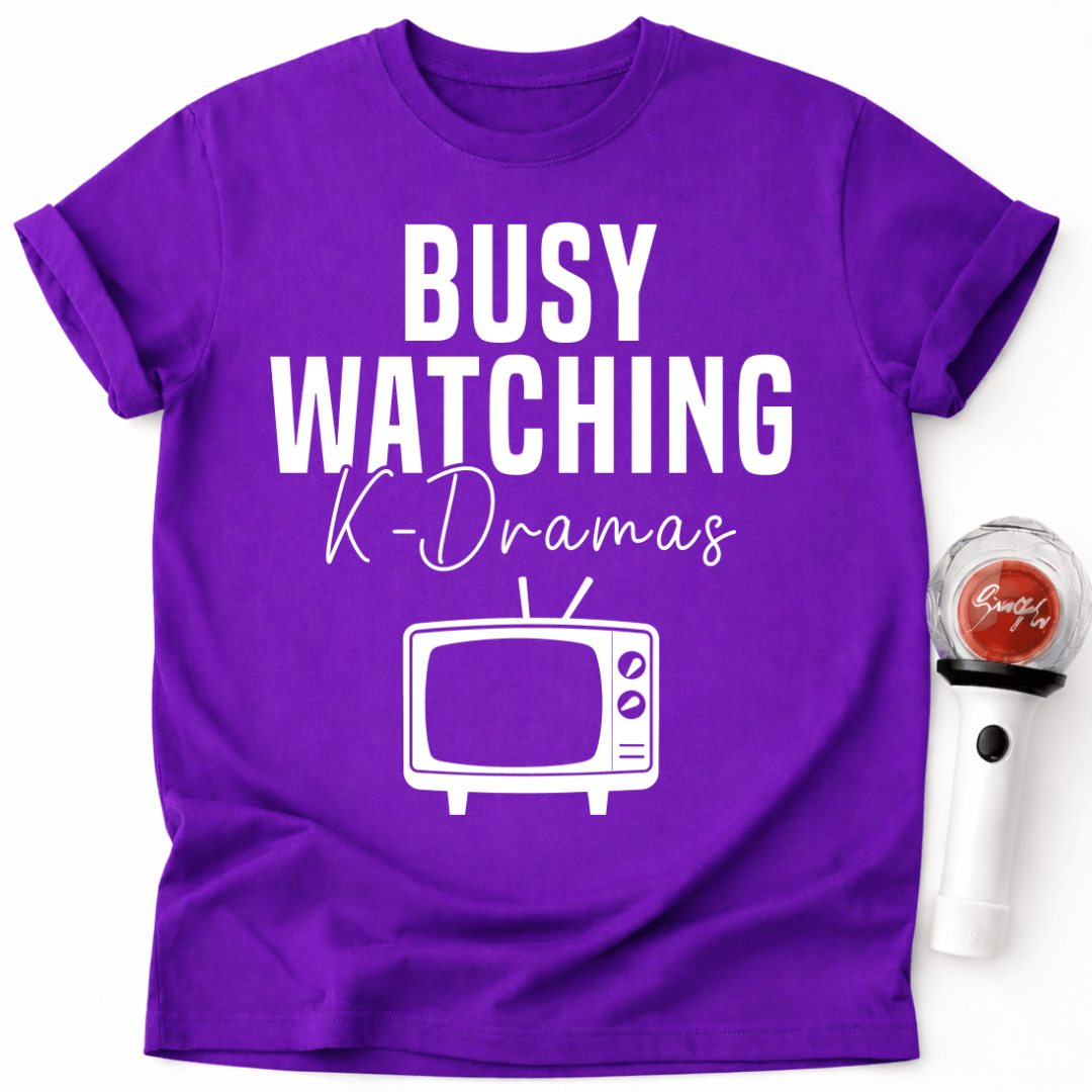 ICH BIN BESCHÄFTIGT MIT K-DRAMEN T-SHIRT