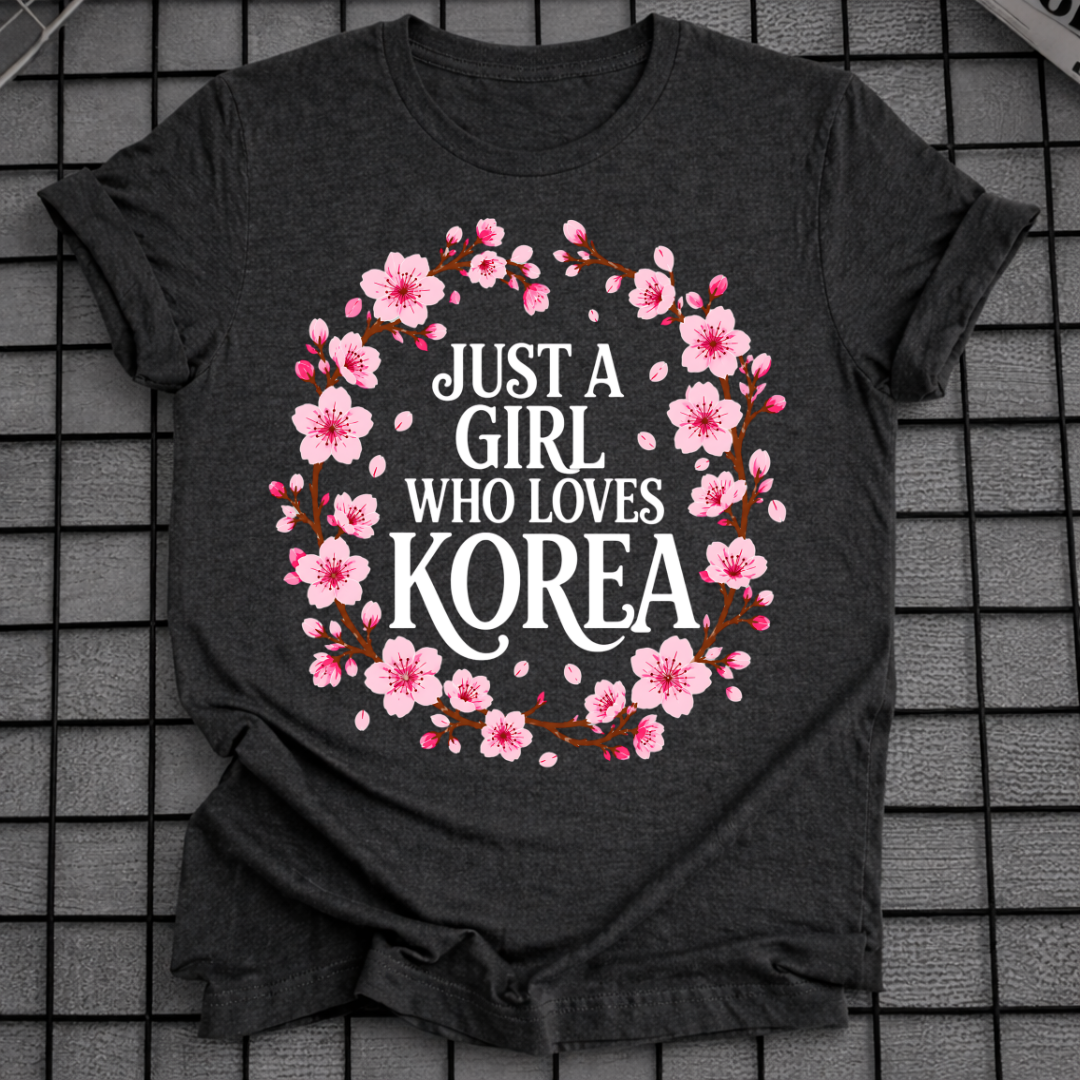 GIRL IN LOVE WITH KOREA T-SHIRT