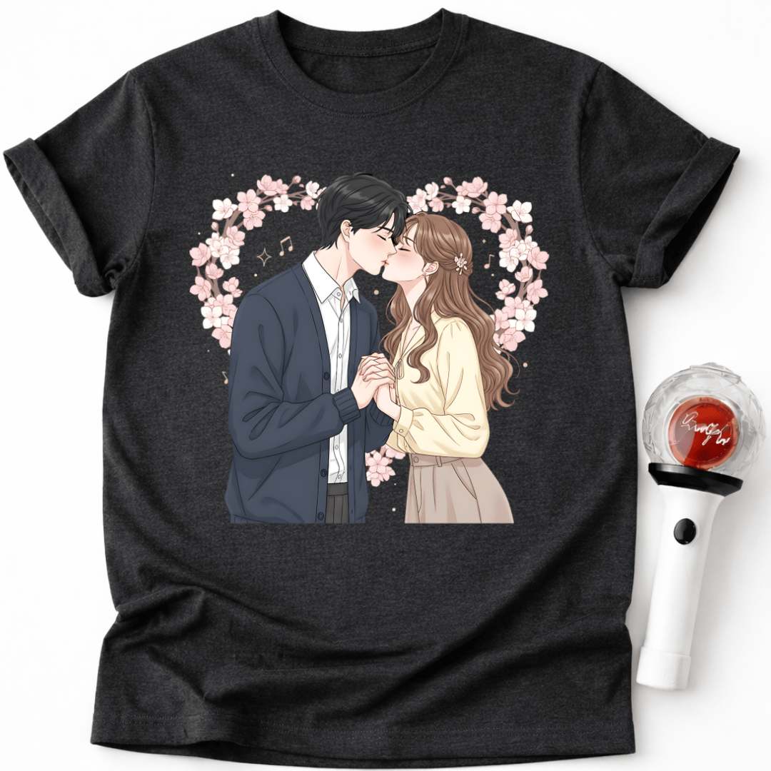 ROMANTIC COUPLE KISS T-SHIRT