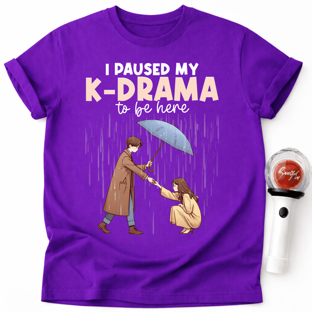 ICH HABE MEIN K-DRAMA PAUSIERT, UM HIER ZU SEIN T-SHIRT