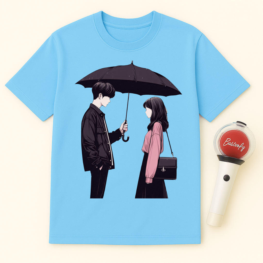 K-DRAMA COUPLE UNDER UMBRELLA UNISEX T-SHIRT
