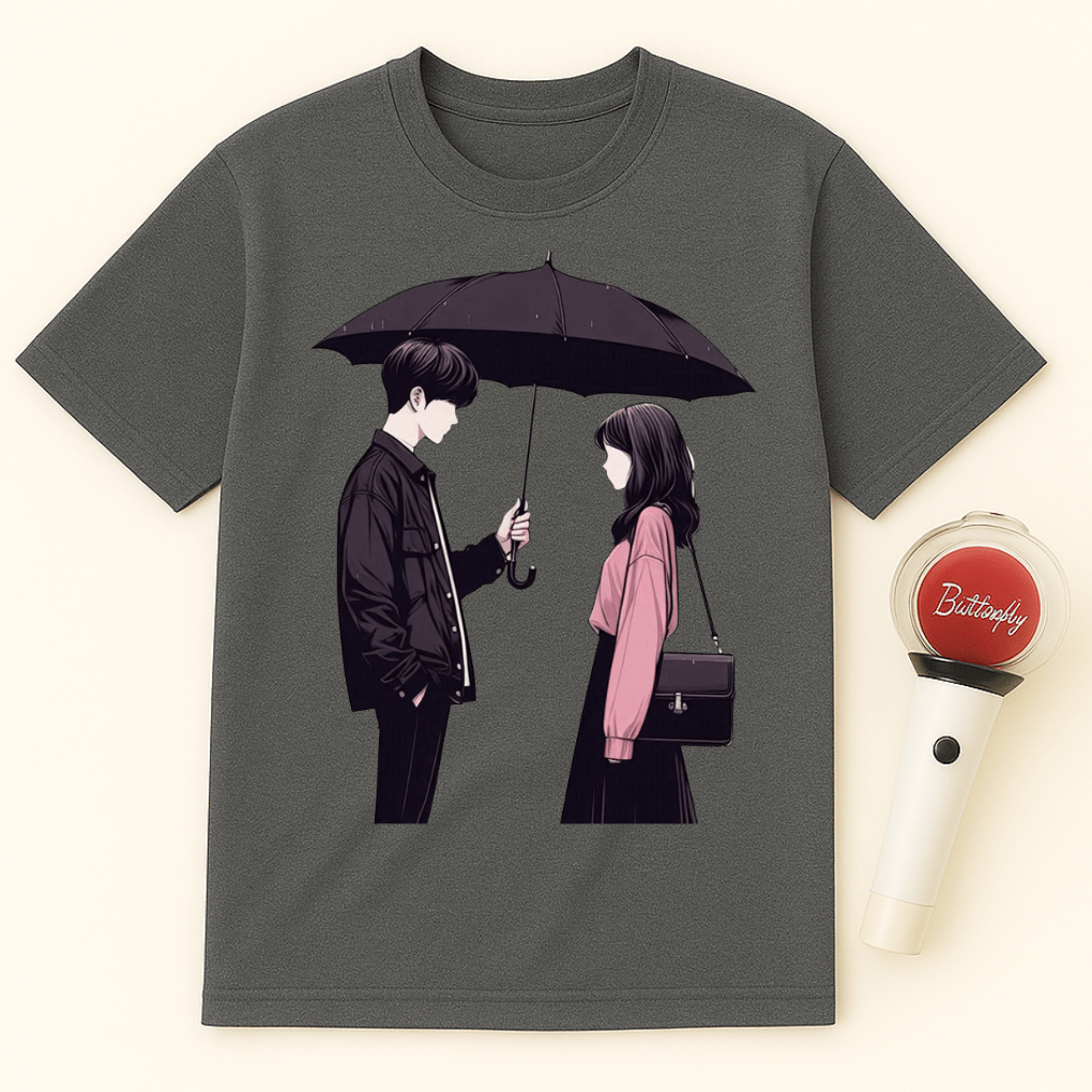 K-DRAMA COUPLE UNDER UMBRELLA UNISEX T-SHIRT