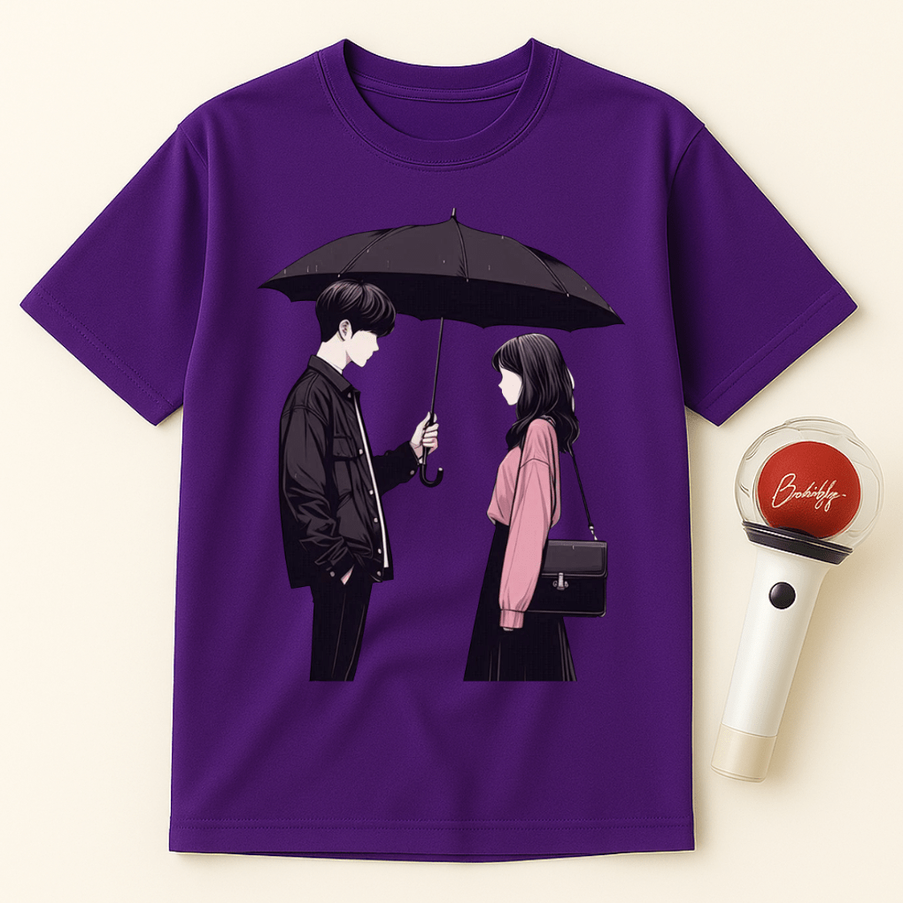 K-DRAMA COUPLE UNDER UMBRELLA UNISEX T-SHIRT