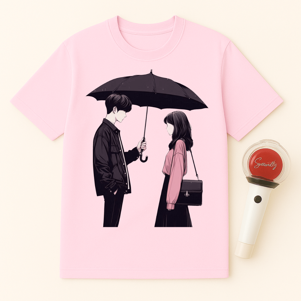 K-DRAMA COUPLE UNDER UMBRELLA UNISEX T-SHIRT