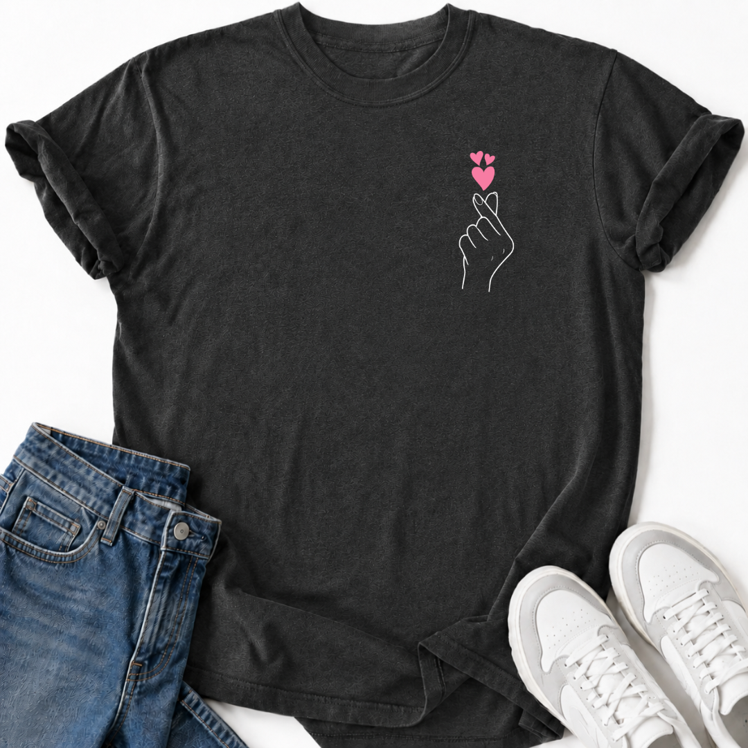 K-POP FINGER HEART T-SHIRT