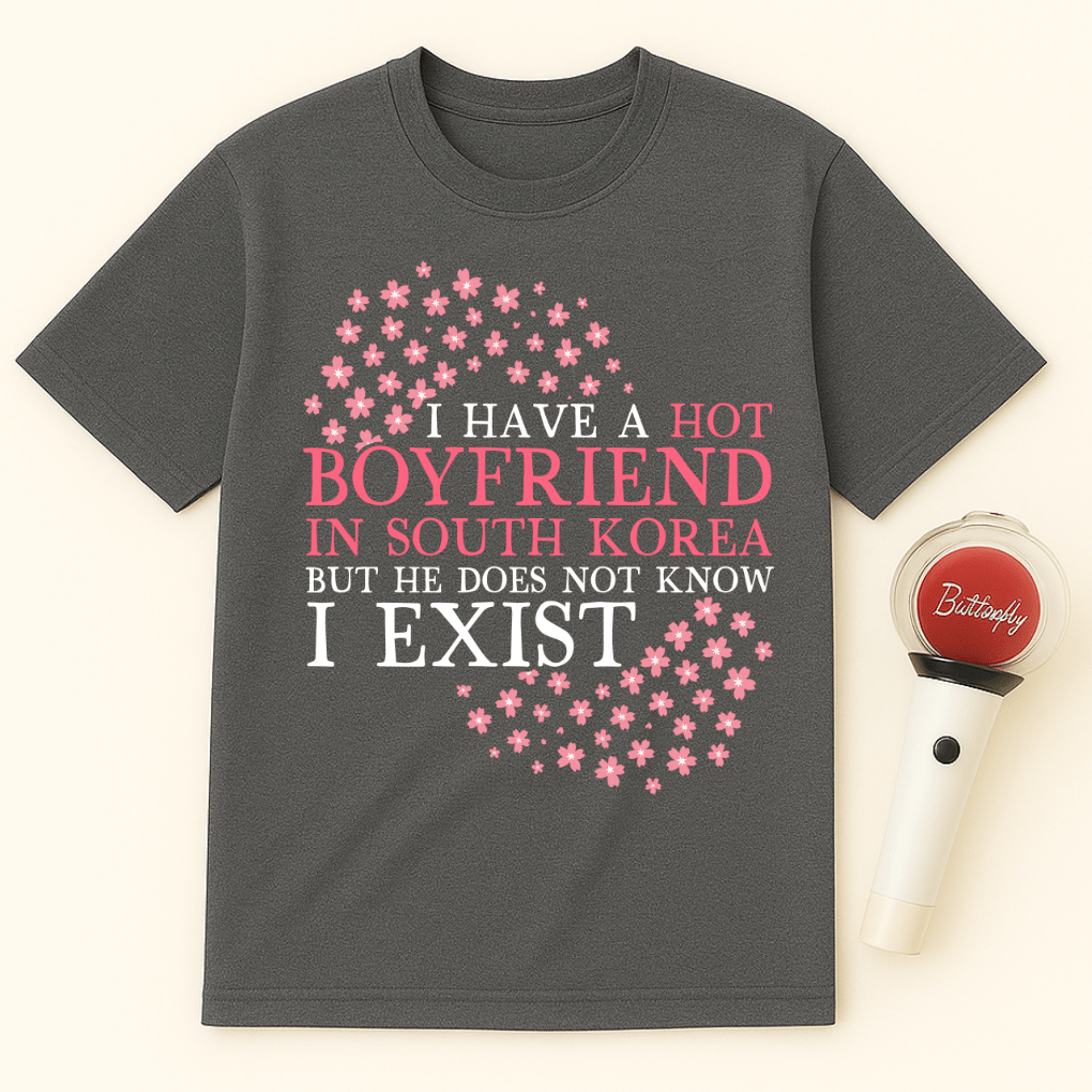 HOT BOYFRIEND IN SOUTH KOREA UNISEX T-SHIRT