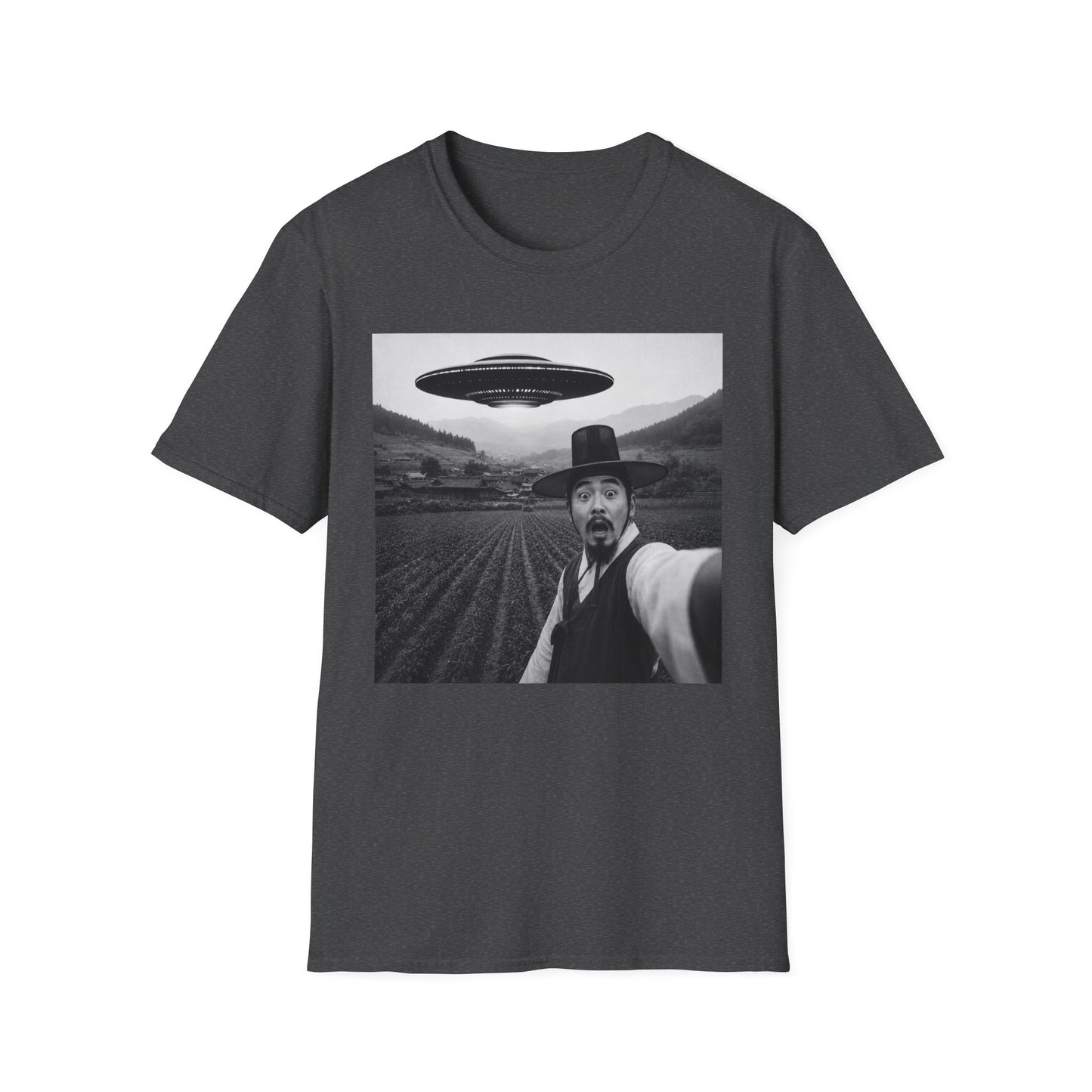 UFO Selfie T-Shirt — Vintage Alien Abduction Graphic Tee