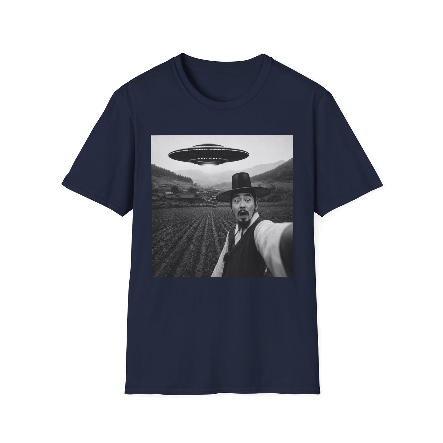 UFO Selfie T-Shirt — Vintage Alien Abduction Graphic Tee