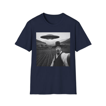 UFO Selfie T-Shirt — Vintage Alien Abduction Graphic Tee