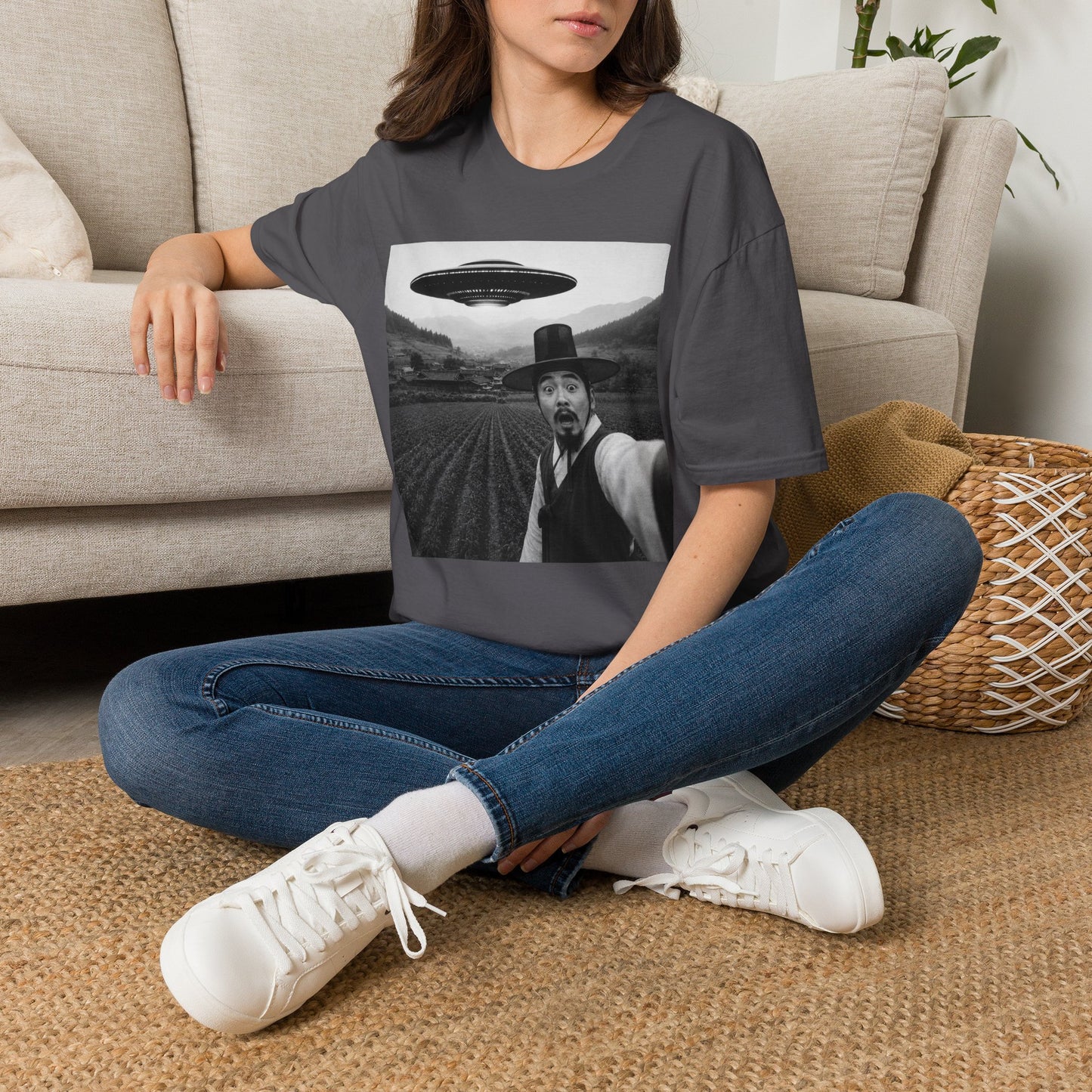 UFO Selfie T-Shirt — Vintage Alien Abduction Graphic Tee
