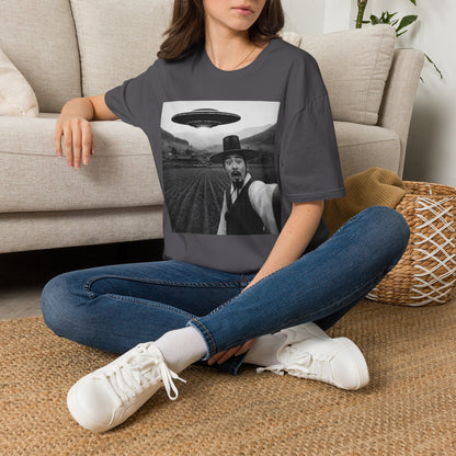 UFO Selfie T-Shirt — Vintage Alien Abduction Graphic Tee
