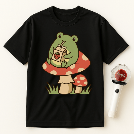 FROG DRINKING STRAWBERRY MILK UNISEX T-SHIRT