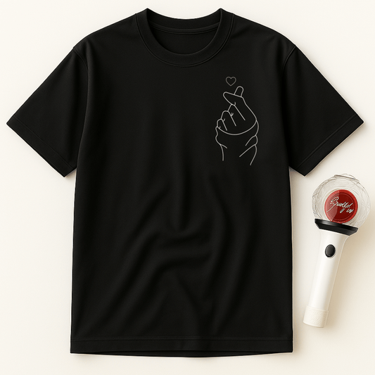MINIMAL FINGER HEART LINE ART UNISEX T-SHIRT