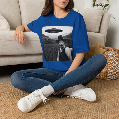 UFO Selfie T-Shirt — Vintage Alien Abduction Graphic Tee