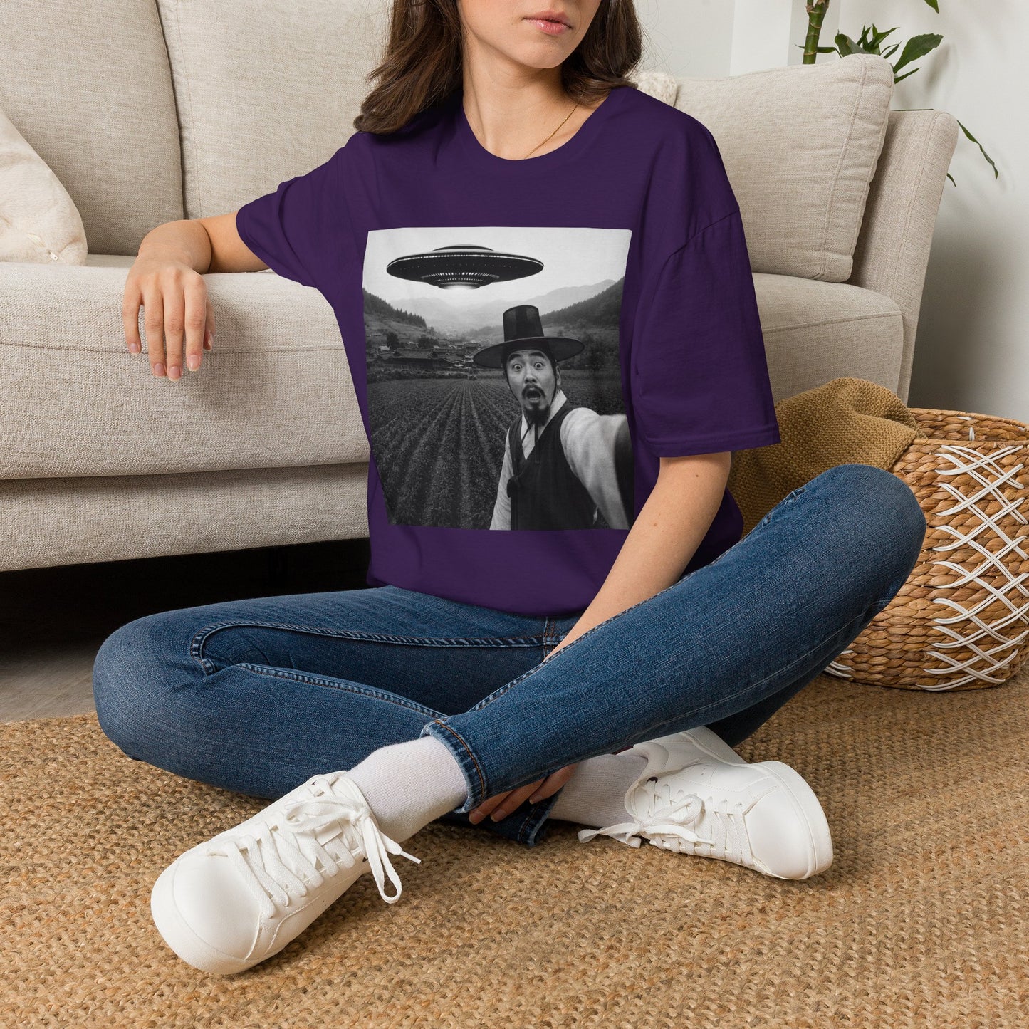 UFO Selfie T-Shirt — Vintage Alien Abduction Graphic Tee