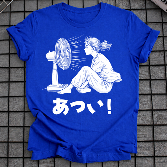 ANIME-MÄDCHEN KÜHLT SICH AB T-SHIRT