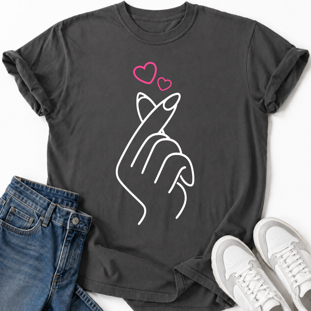 HEART GESTURE T-SHIRT