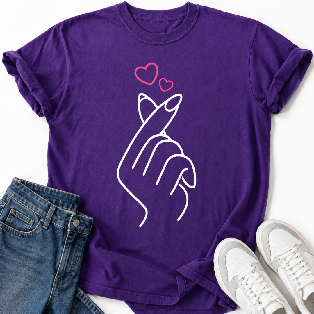 HEART GESTURE T-SHIRT