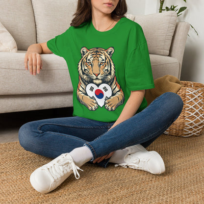 Tiger Holding South Korea Heart T-Shirt — Korean Pride Graphic Tee