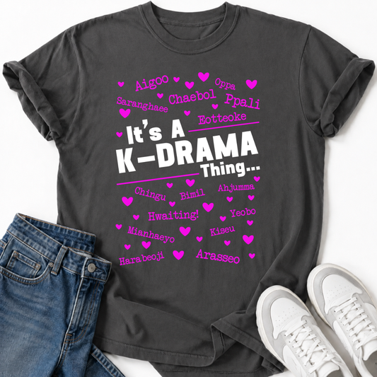 ES IST EIN K-DRAMA-DING T-SHIRT