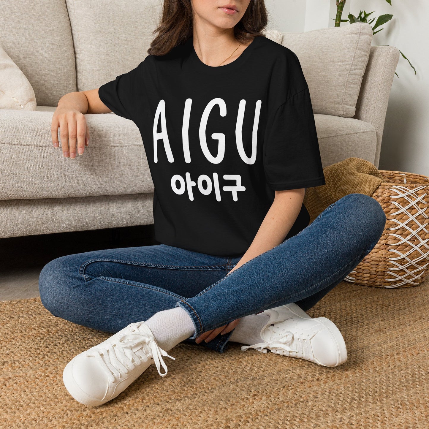AIGU Korean Text Graphic T-Shirt — Cute K-pop Inspired Lettering Tee