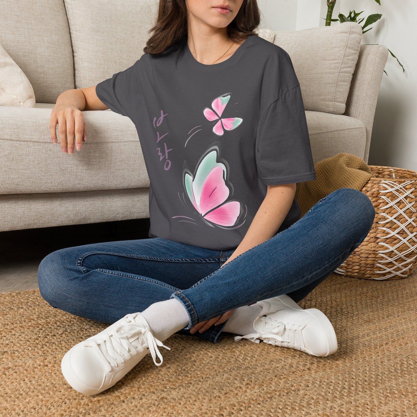 KOREAN SCRIPT BUTTERFLY T-SHIRT