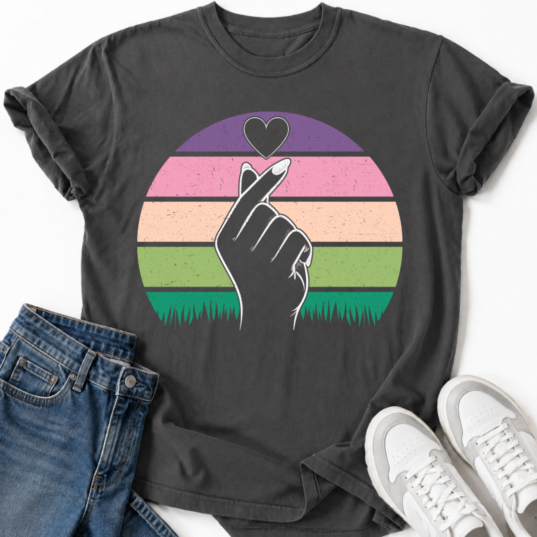 SUNSET FINGER HEART T-SHIRT