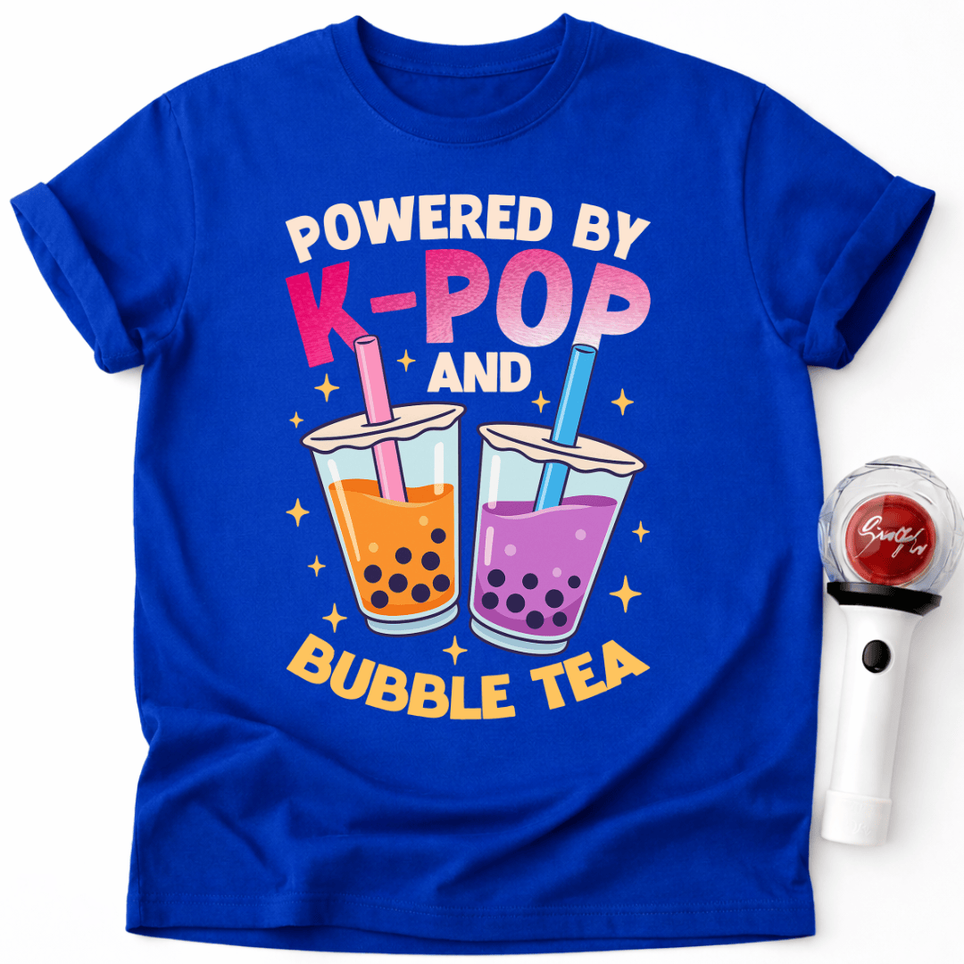 POWERED BY K-POP UND BUBBLE TEA T-SHIRT