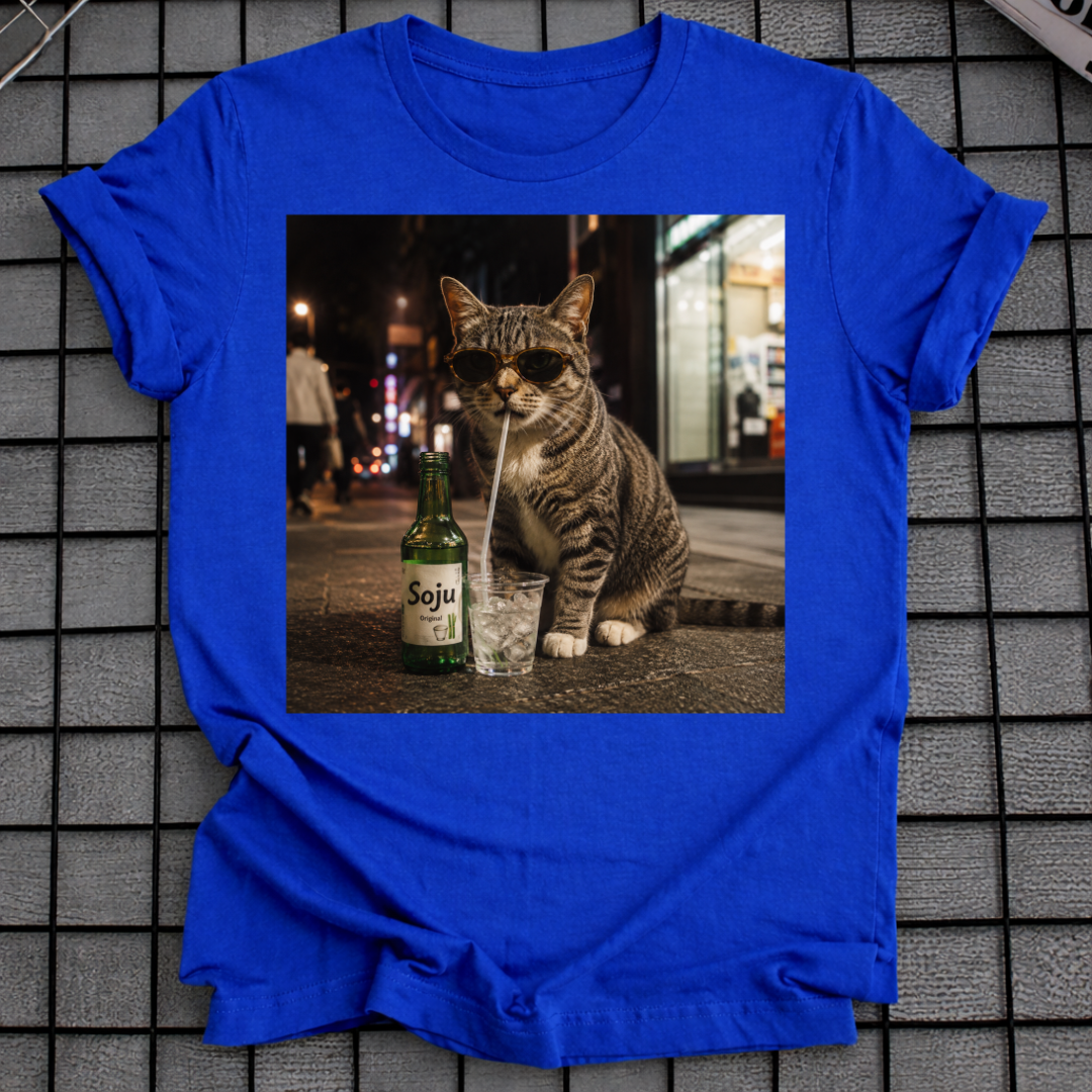 CAT DRINKING SOJU T-SHIRT