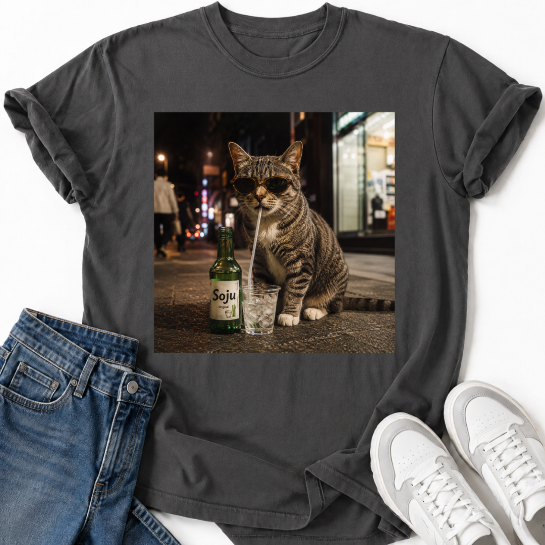 CAT DRINKING SOJU T-SHIRT