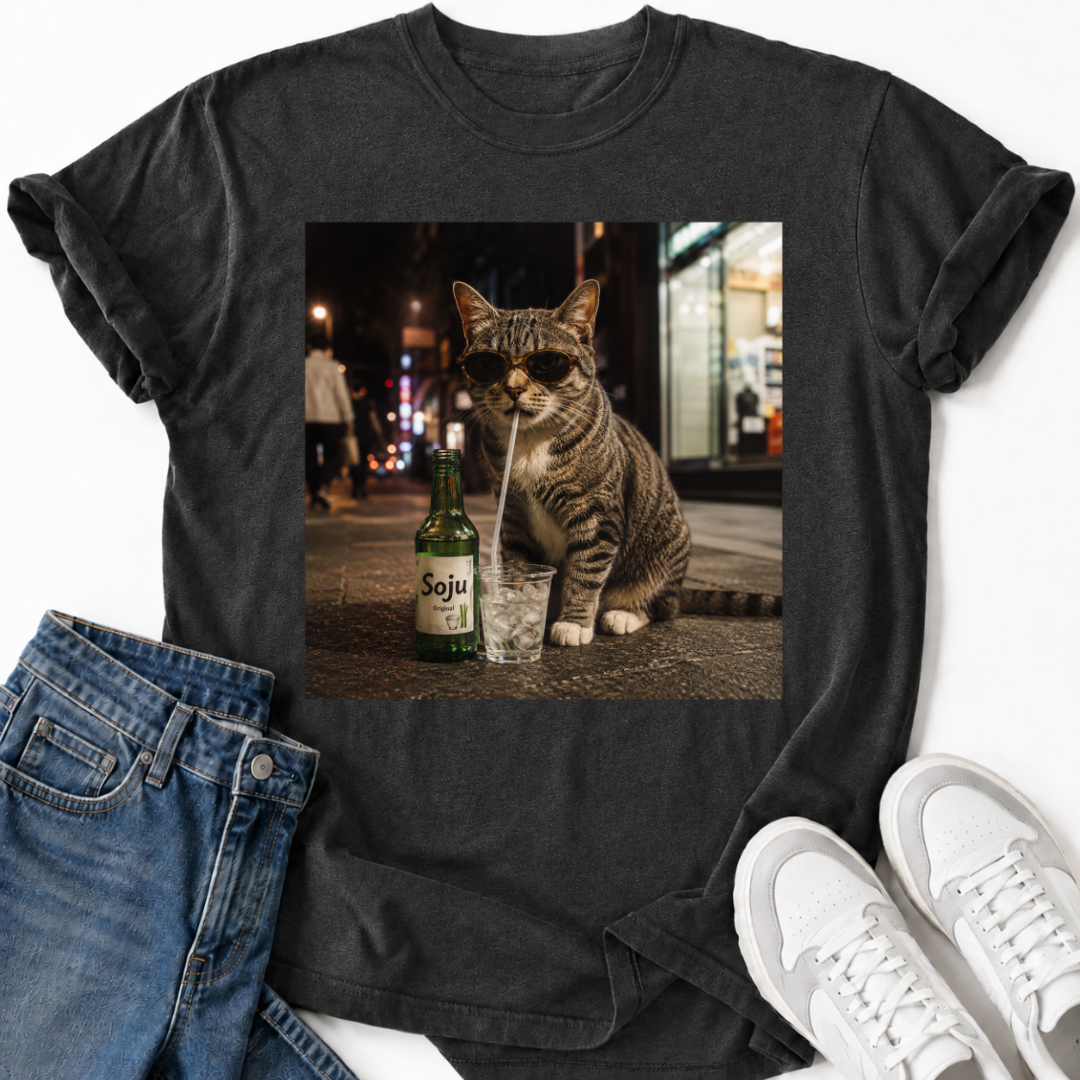 CAT DRINKING SOJU T-SHIRT