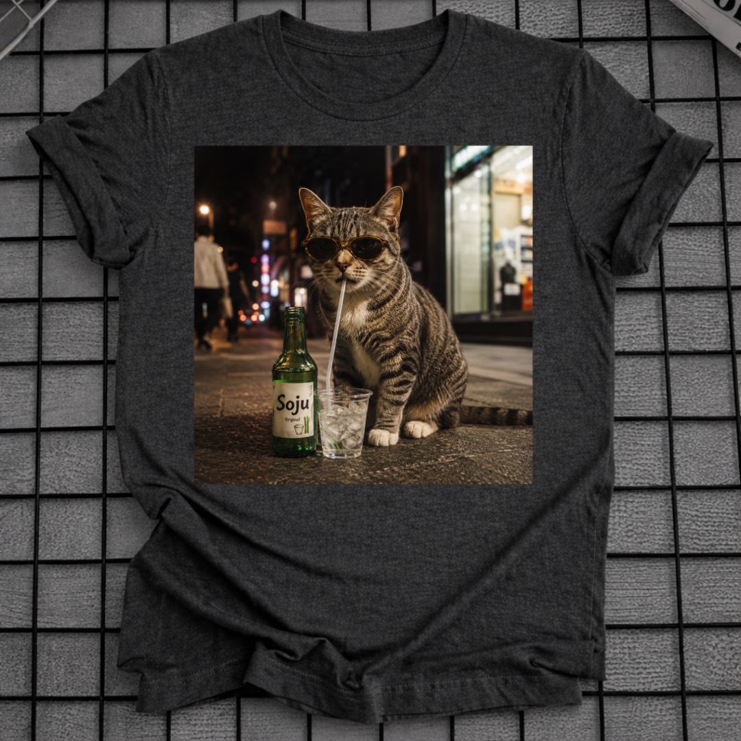 CAT DRINKING SOJU T-SHIRT